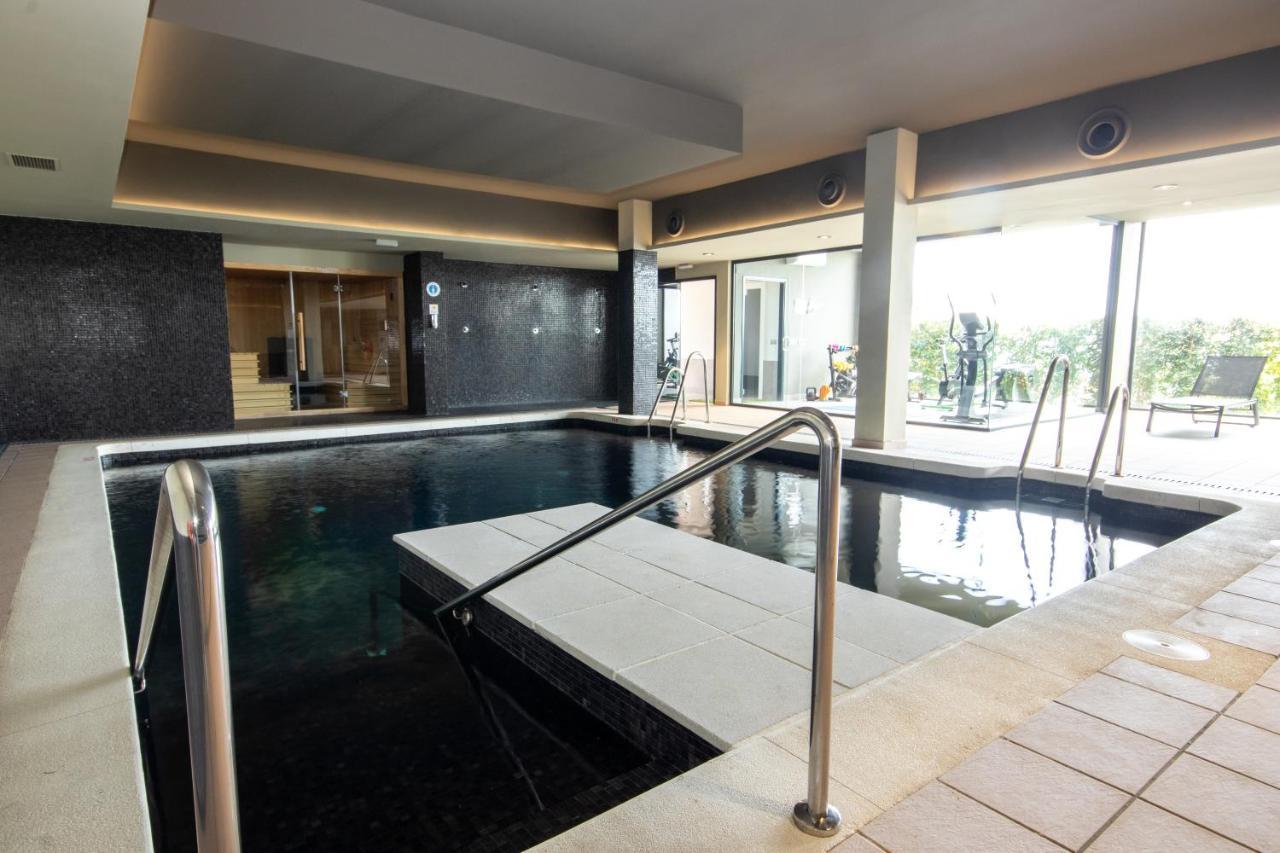 Luxury 2 Bedrooms Apt With Seaview Blue Suite 4104 Манилва Экстерьер фото