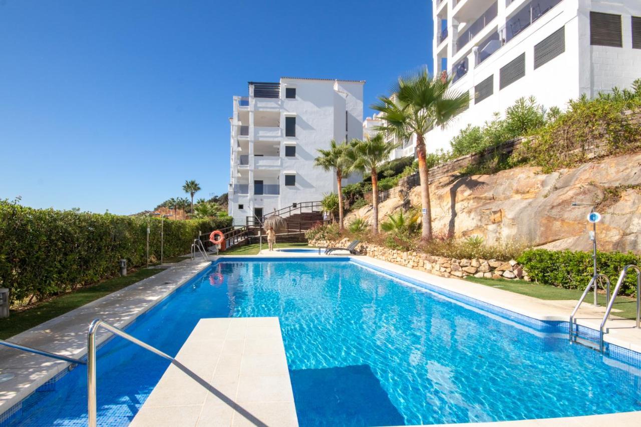 Luxury 2 Bedrooms Apt With Seaview Blue Suite 4104 Манилва Экстерьер фото