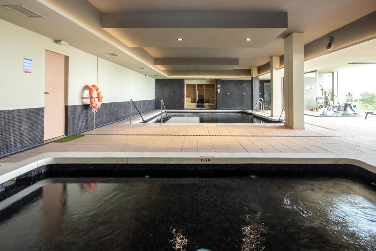 Luxury 2 Bedrooms Apt With Seaview Blue Suite 4104 Манилва Экстерьер фото