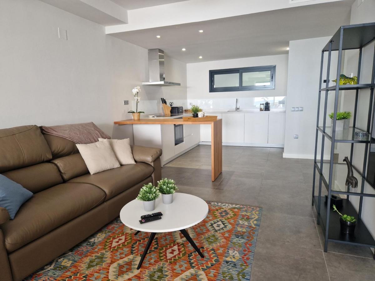 Luxury 2 Bedrooms Apt With Seaview Blue Suite 4104 Манилва Экстерьер фото