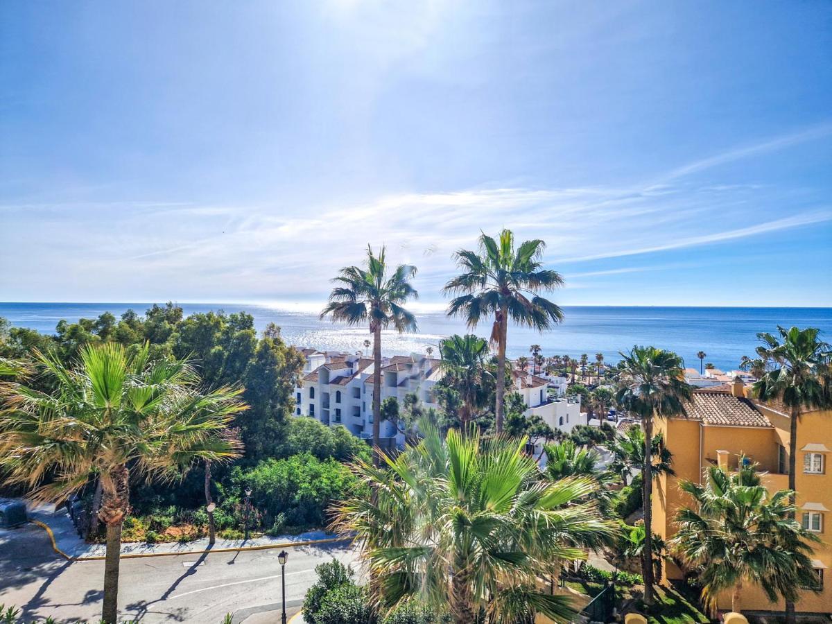 Luxury 2 Bedrooms Apt With Seaview Blue Suite 4104 Манилва Экстерьер фото