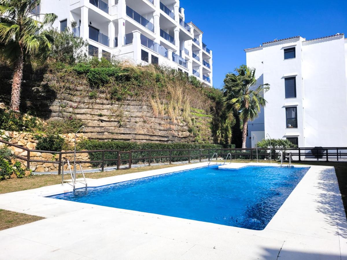Luxury 2 Bedrooms Apt With Seaview Blue Suite 4104 Манилва Экстерьер фото