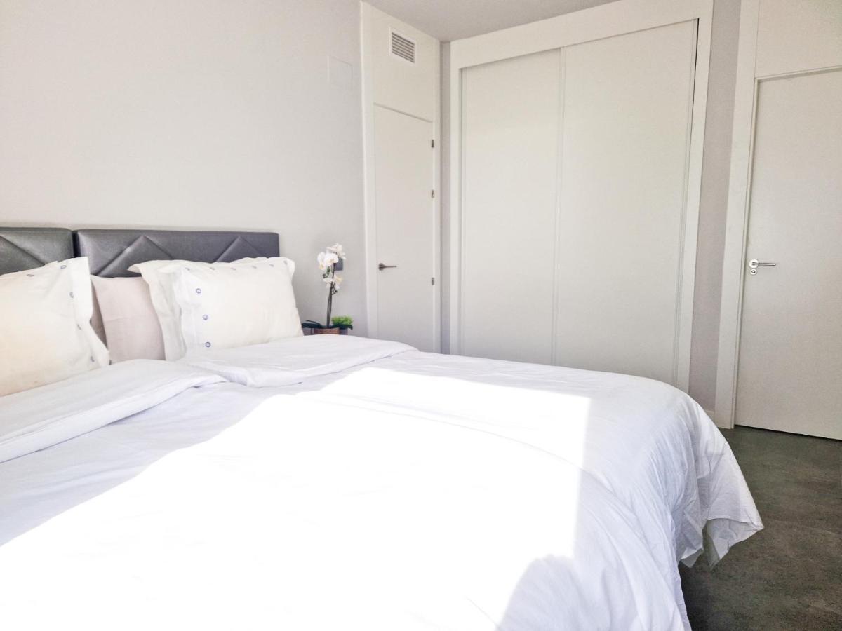 Luxury 2 Bedrooms Apt With Seaview Blue Suite 4104 Манилва Экстерьер фото